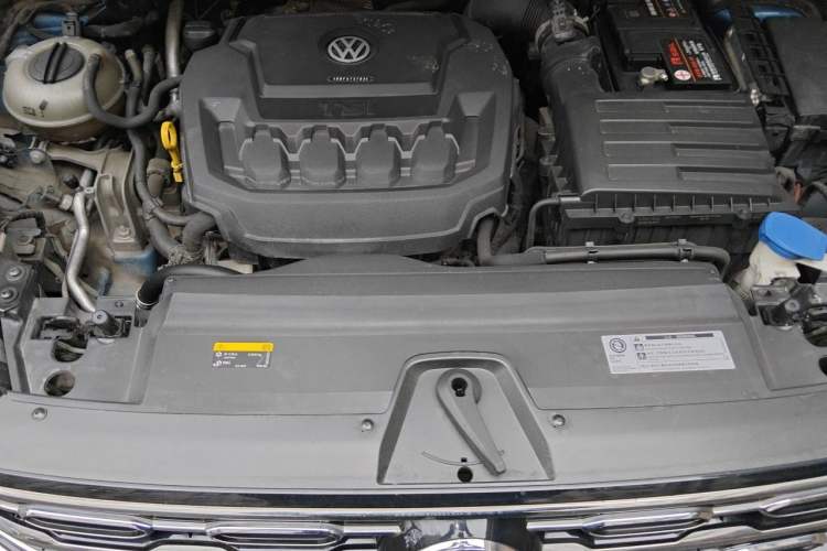 Used Volkswagen Tayron 2019 330TSI Two-Wheel-Drive Luxury Plus China V Standard Engine Bay