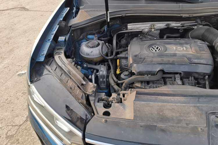 Used Volkswagen Tayron 2019 380TSI Four-Wheel Drive Flagship Version China V Standard Engine Bay Right
