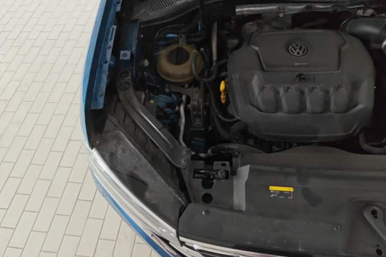 Used Volkswagen Tayron 2019 330TSI Two-Wheel-Drive Luxury Version China V Emission Standard Engine Bay Right