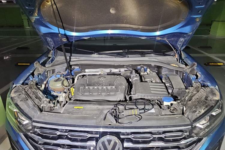 Used Volkswagen Tayron 2019 330TSI Two-Wheel Drive Luxury Model China VI Standard Engine Bay