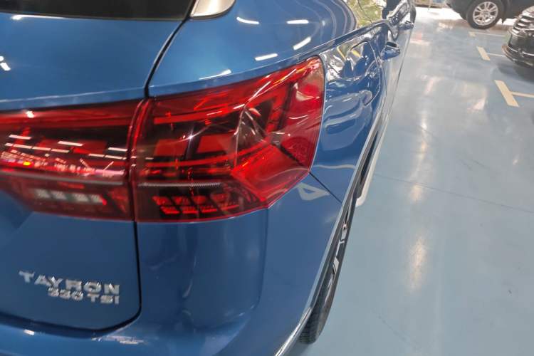 Used Volkswagen Tayron 2019 330TSI Two-Wheel-Drive Luxury Version China V Emission Standard Exterior 3