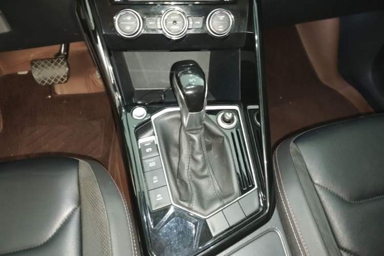 Used Volkswagen Tayron 2019 330TSI Two-Wheel Drive Luxury Model China VI Standard Gear Lever