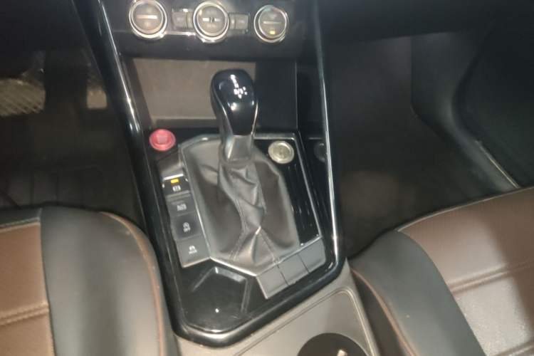 Used Volkswagen Tayron 2019 330TSI Two-Wheel Drive Luxury Model China VI Standard Gear Lever