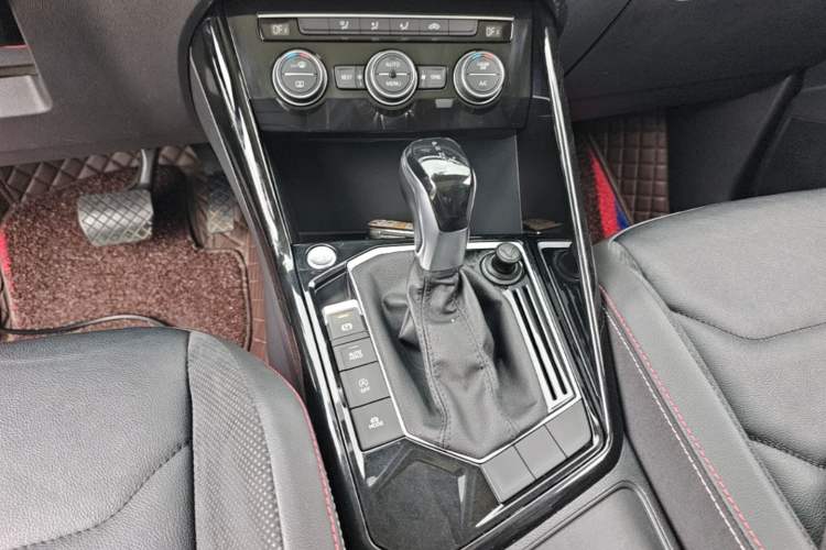 Used Volkswagen Tayron 2019 330TSI Two-Wheel Drive Luxury Model China VI Standard Gear Lever