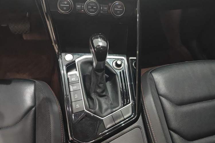 Used Volkswagen Tayron 2019 330TSI Two-Wheel Drive Luxury Model China VI Standard Gear Lever