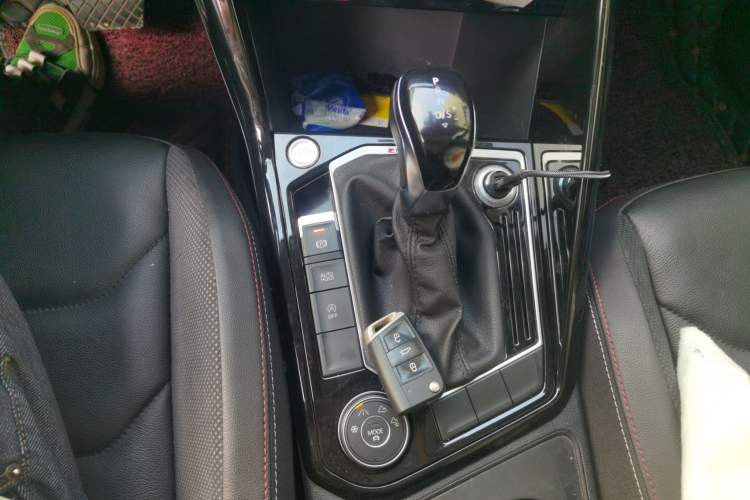 Used Volkswagen Tayron 2019 330TSI Four-Wheel Drive Luxury Version China V Standard Gear Lever