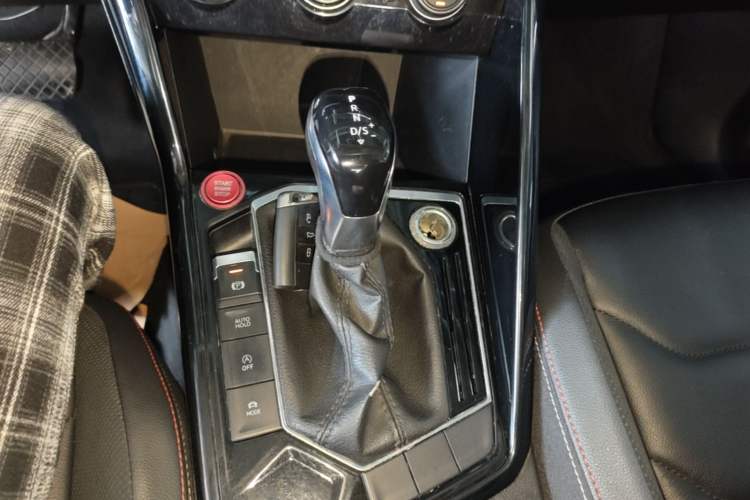 Used Volkswagen Tayron 2019 330TSI Two-Wheel Drive Luxury Model China VI Standard Gear Lever