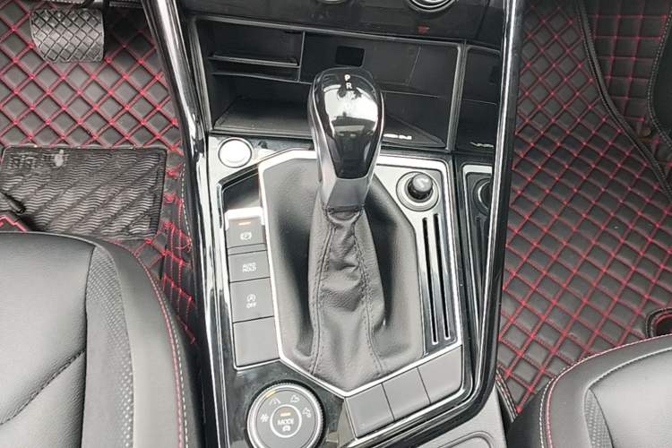 Used Volkswagen Tayron 2019 330TSI Four-Wheel Drive Luxury Version China VI Standard Gear Lever