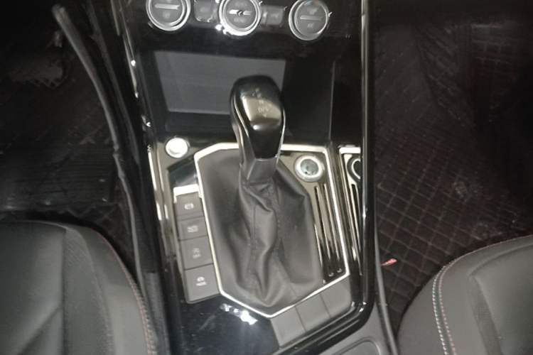 Used Volkswagen Tayron 2019 330TSI Two-Wheel Drive Luxury Model China VI Standard Gear Lever