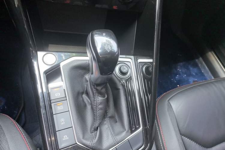 Used Volkswagen Tayron 2019 330TSI Two-Wheel-Drive Luxury Version China V Emission Standard Gear Lever