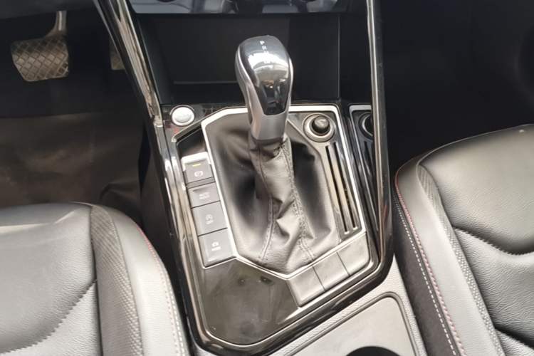 Used Volkswagen Tayron 2019 Teramont Edition 280TSI Two-Wheel Drive Luxury Model China VI Standard Gear Lever