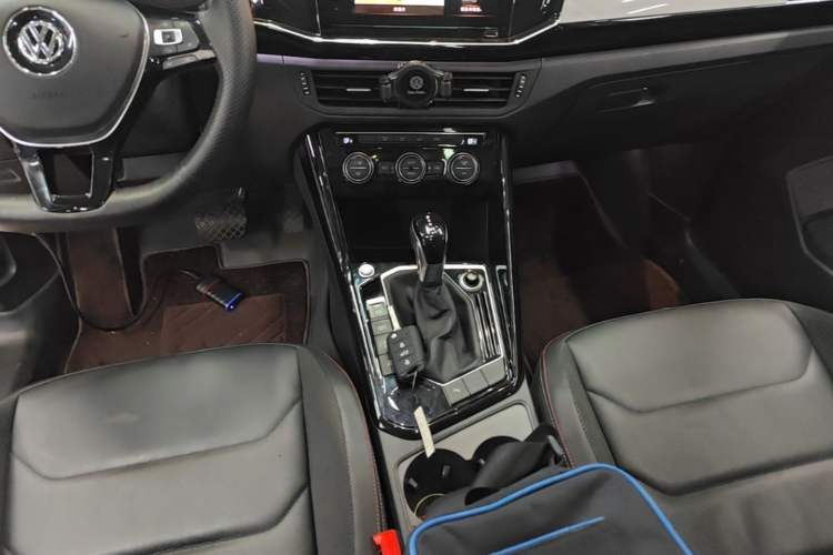 Used Volkswagen Tayron 2019 330TSI Two-Wheel-Drive Luxury Version China V Emission Standard Gear Lever