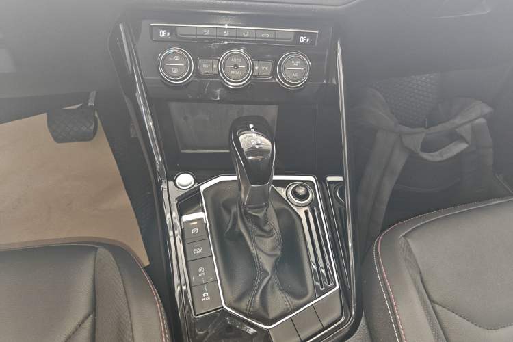 Used Volkswagen Tayron 2019 330TSI Two-Wheel Drive Luxury Model China VI Standard Gear Lever