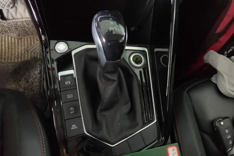 Used Volkswagen Tayron 2019 330TSI Two-Wheel-Drive Luxury Version China V Emission Standard Gear Lever
