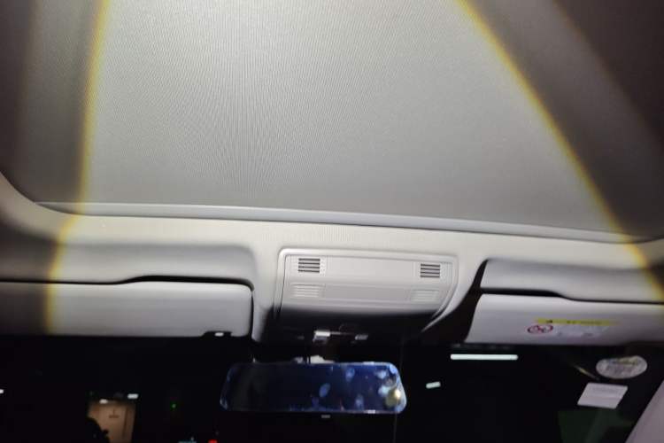 Used Volkswagen Tayron 2019 330TSI Two-Wheel Drive Luxury Model China VI Standard Headliner