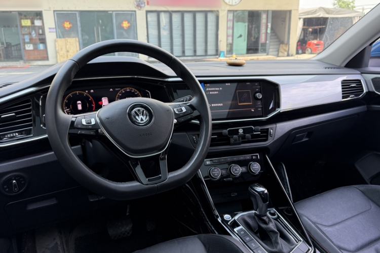 Used Volkswagen Tayron 2019 330TSI Two-Wheel-Drive Luxury Plus China VI Standard Interior 3