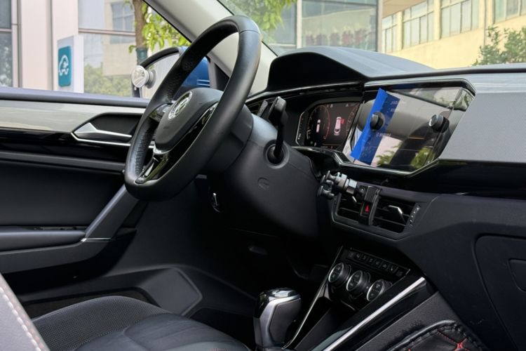 Used Volkswagen Tayron 2019 330TSI Two-Wheel-Drive Luxury Plus China VI Standard Interior 4