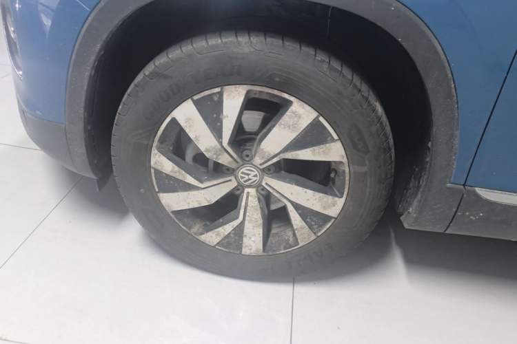 Used Volkswagen Tayron 2019 330TSI Two-Wheel-Drive Luxury Version China V Emission Standard Left Front Wheel Hub