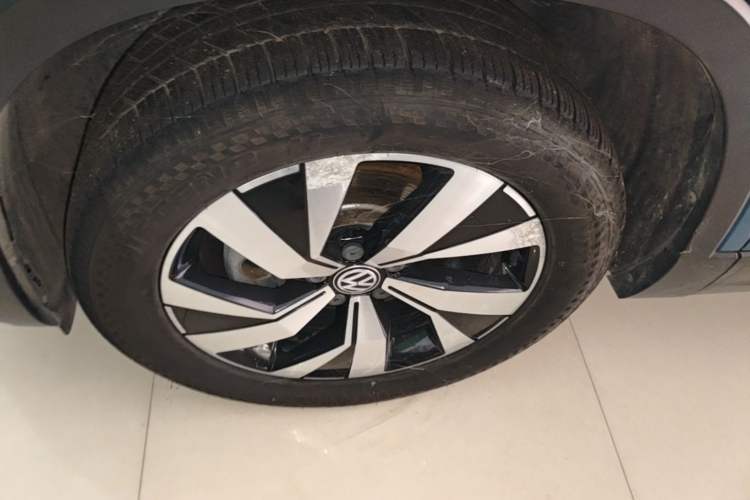 Used Volkswagen Tayron 2019 330TSI Two-Wheel Drive Luxury Model China VI Standard Left Front Wheel Hub