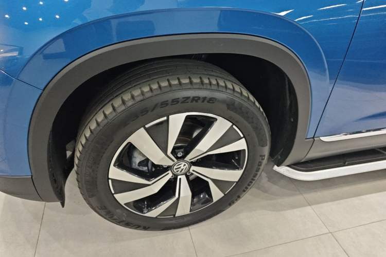 Used Volkswagen Tayron 2019 Teramont Edition 280TSI Two-Wheel Drive Luxury Model China VI Standard Left Front Wheel Hub