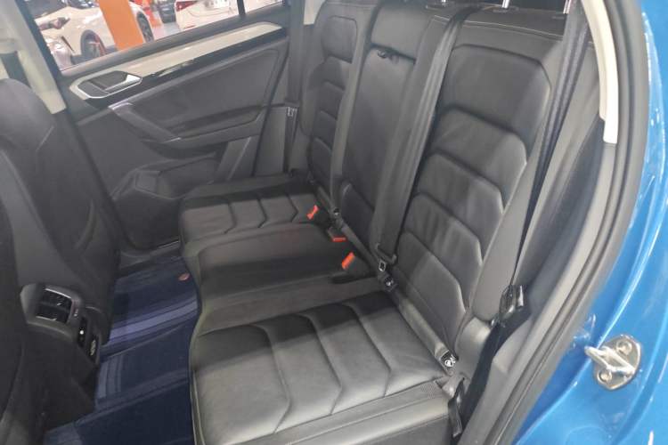 Used Volkswagen Tayron 2019 330TSI Two-Wheel-Drive Luxury Version China V Emission Standard Left Rear Seat