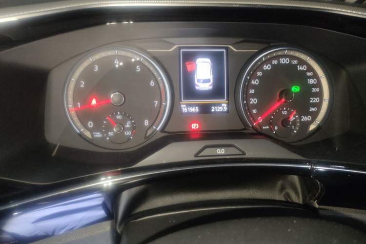 Used Volkswagen Tayron 2019 330TSI Two-Wheel-Drive Luxury Version China V Emission Standard Odometer Close Up