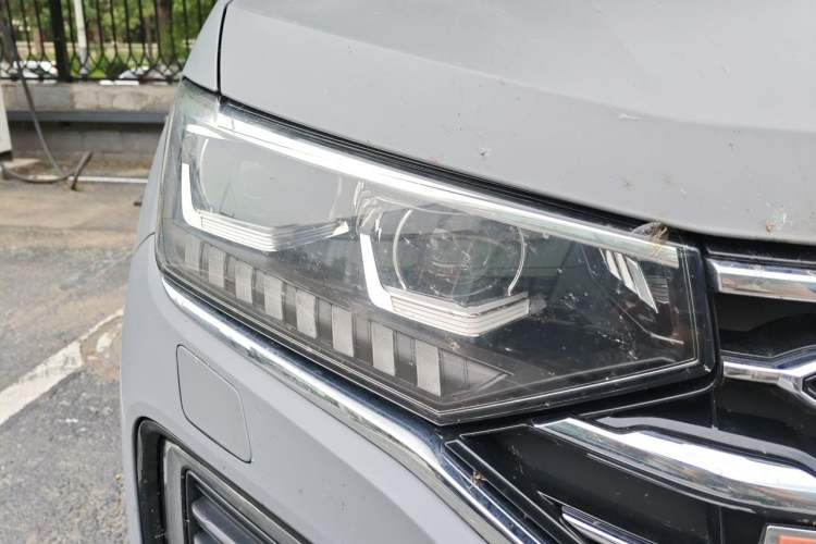 Used Volkswagen Tayron 2019 380TSI Four-Wheel Drive Flagship Version China V Standard Right Front Headlight