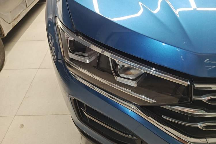 Used Volkswagen Tayron 2019 330TSI Two-Wheel-Drive Luxury Version China V Emission Standard Right Front Headlight