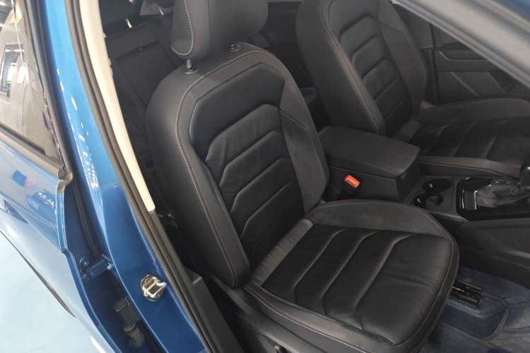 Used Volkswagen Tayron 2019 330TSI Two-Wheel-Drive Luxury Version China V Emission Standard Right Front Seat