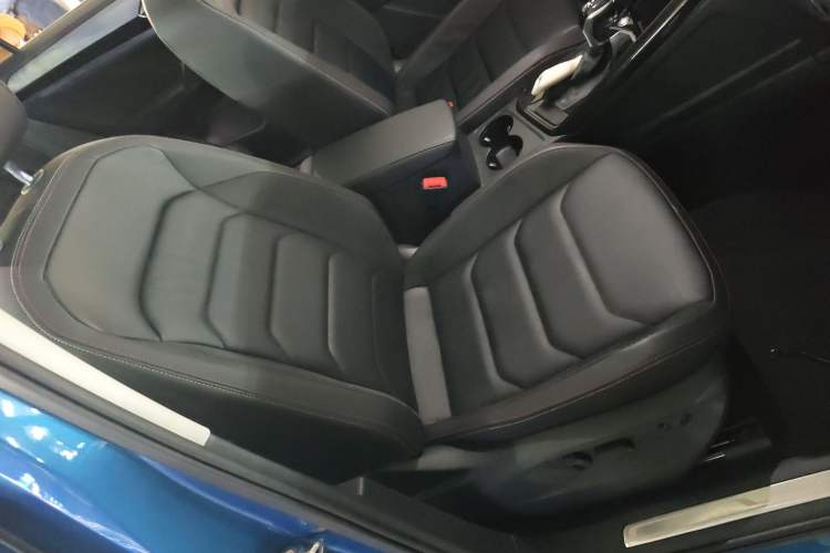 Used Volkswagen Tayron 2019 330TSI Two-Wheel-Drive Luxury Version China V Emission Standard Right Front Seat