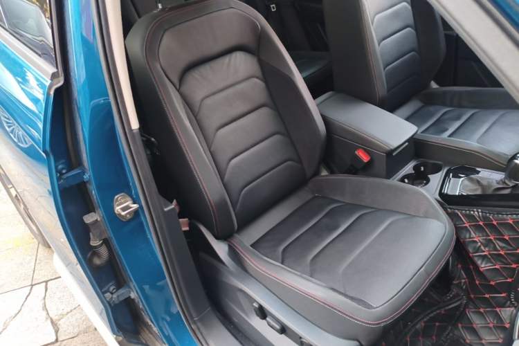 Used Volkswagen Tayron 2019 330TSI Two-Wheel-Drive Luxury Plus China VI Standard Right Front Seat