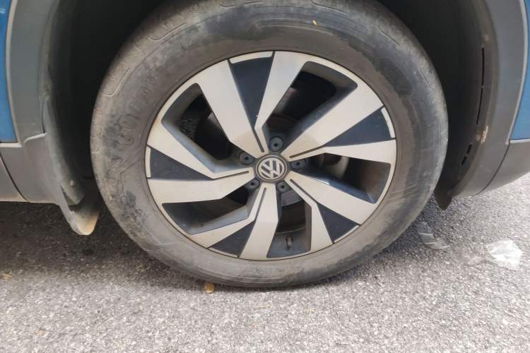 Used Volkswagen Tayron 2019 Teramont Edition 280TSI Two-Wheel Drive Luxury Model China VI Standard Right Front Wheel Hub