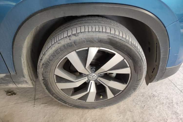 Used Volkswagen Tayron 2019 Teramont Edition 280TSI Two-Wheel Drive Luxury Model China VI Standard Right Front Wheel Hub