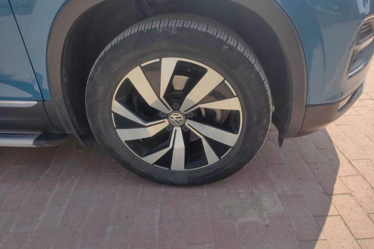 Used Volkswagen Tayron 2019 330TSI Two-Wheel Drive Luxury Model China VI Standard Right Front Wheel Hub