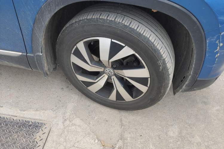 Used Volkswagen Tayron 2019 330TSI Two-Wheel-Drive Luxury Version China V Emission Standard Right Front Wheel Hub