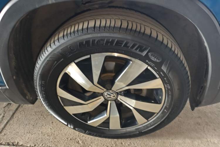 Used Volkswagen Tayron 2019 330TSI Two-Wheel Drive Luxury Model China VI Standard Right Front Wheel Hub