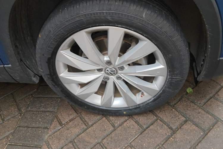 Used Volkswagen Tayron 2019 330TSI Two-Wheel-Drive Luxury Plus China V Standard Right Front Wheel Hub
