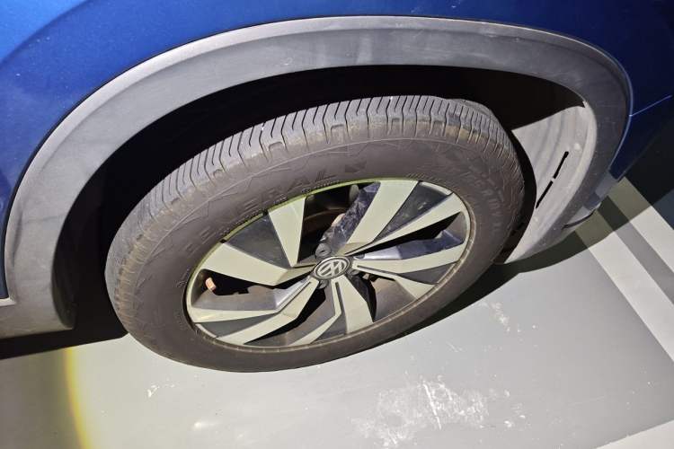 Used Volkswagen Tayron 2019 330TSI Two-Wheel Drive Luxury Model China VI Standard Right Front Wheel Hub