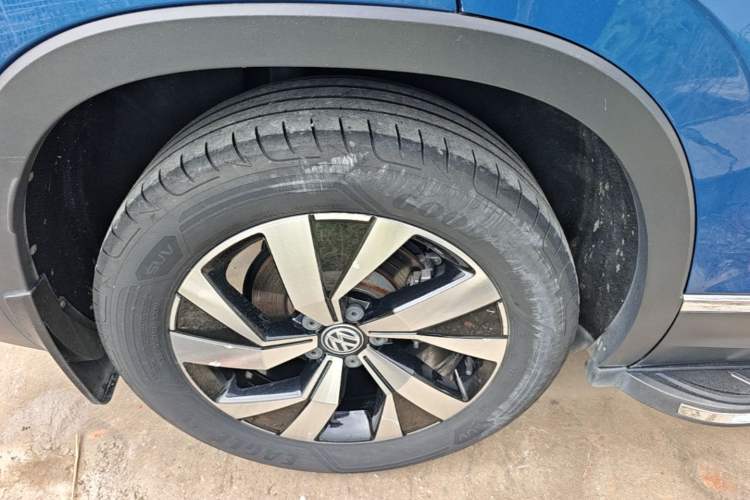Used Volkswagen Tayron 2019 330TSI Two-Wheel Drive Luxury Model China VI Standard Right Rear Wheel Hub