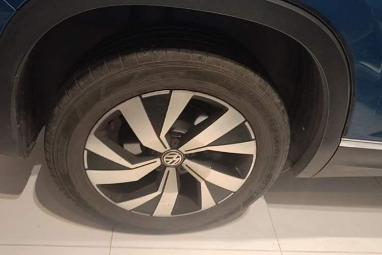 Used Volkswagen Tayron 2019 330TSI Two-Wheel Drive Luxury Model China VI Standard Right Rear Wheel Hub