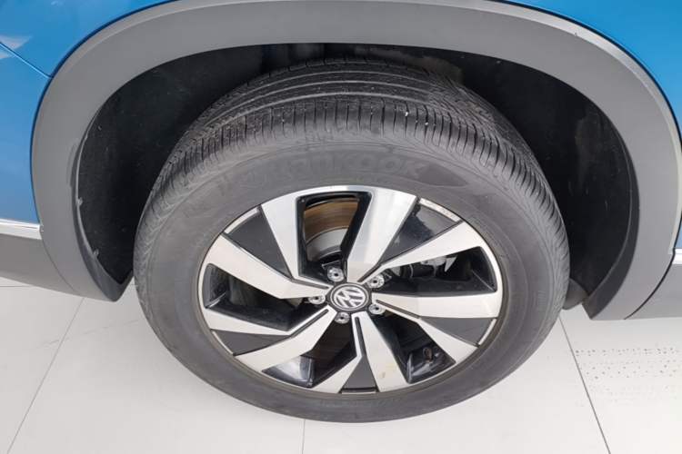 Used Volkswagen Tayron 2019 Teramont Edition 280TSI Two-Wheel Drive Luxury Model China VI Standard Right Rear Wheel Hub