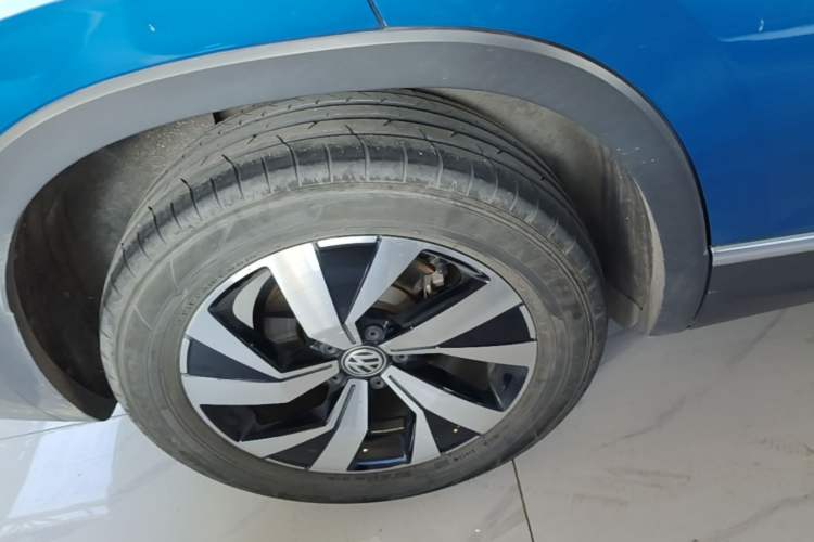 Used Volkswagen Tayron 2019 330TSI Two-Wheel Drive Luxury Model China VI Standard Right Rear Wheel Hub