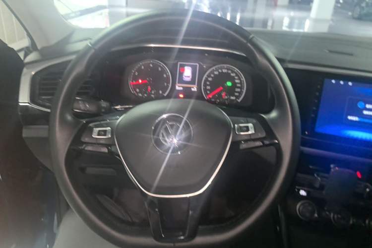 Used Volkswagen Tayron 2019 330TSI Two-Wheel-Drive Luxury Version China V Emission Standard Steering Wheel