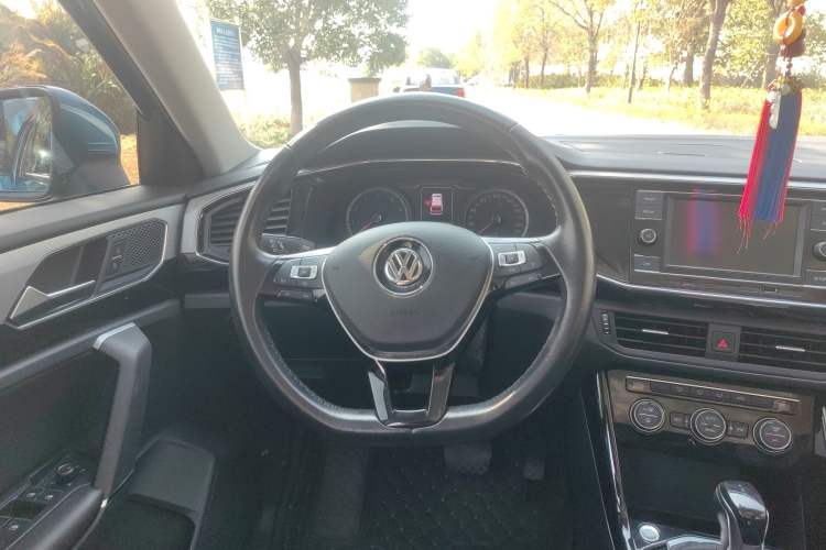 Used Volkswagen Tayron 2019 330TSI Two-Wheel Drive Luxury Model China VI Standard Steering Wheel