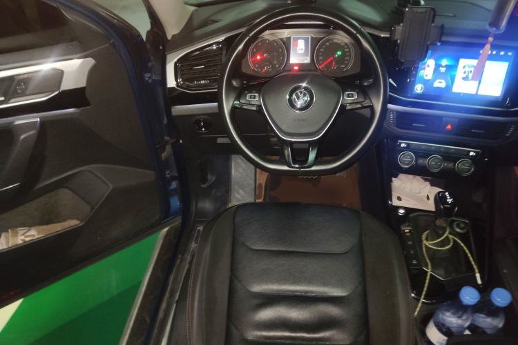 Used Volkswagen Tayron 2019 330TSI Two-Wheel-Drive Luxury Version China V Emission Standard Steering Wheel