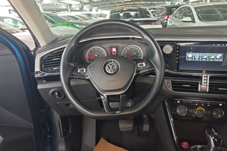 Used Volkswagen Tayron 2019 330TSI Two-Wheel Drive Luxury Model China VI Standard Steering Wheel