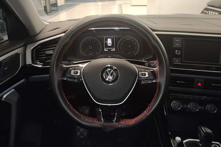 Used Volkswagen Tayron 2019 330TSI Two-Wheel Drive Luxury Model China VI Standard Steering Wheel