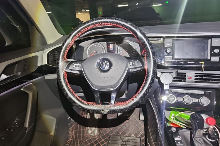 Used Volkswagen Tayron 2019 330TSI Two-Wheel Drive Luxury Model China VI Standard Steering Wheel