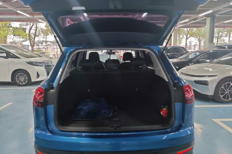 Used Volkswagen Tayron 2019 330TSI Two-Wheel-Drive Luxury Version China V Emission Standard Trunk