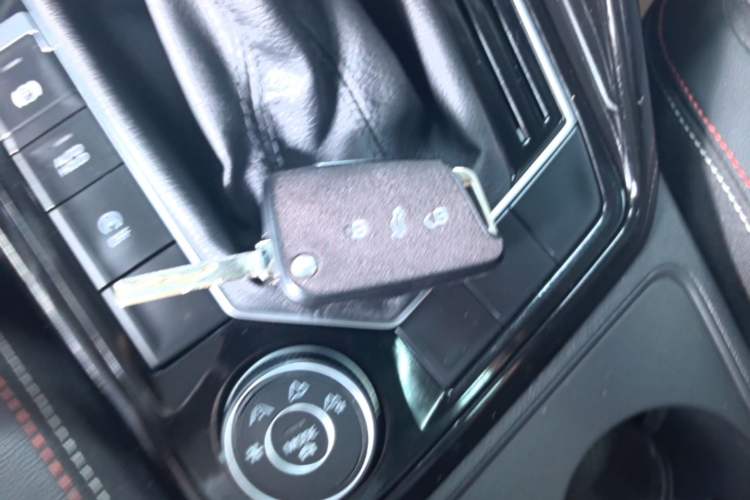 Used Volkswagen Tayron 2019 330TSI Four-Wheel Drive Luxury Version China V Standard Vehicle Key